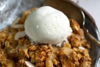 Classic Apple Crisp Recipe with Oat Topping for Warm Autumn Desserts