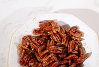 Quick Candied Pecans in 5 Minutes — Crunchy Sweet Snack
