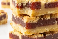 Buttery Guava Crumble Bars Recipe — Tropical Dessert Bars