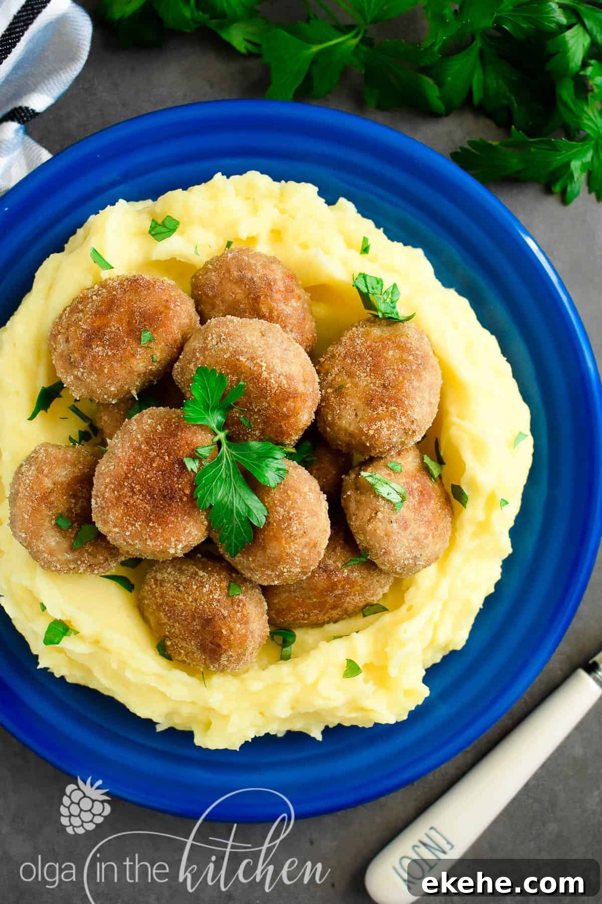 Ukrainian Pork Meatballs (kotlety) are perfectly tender and hearty and you will love that these are oven baked. | olgainthekitchen.com