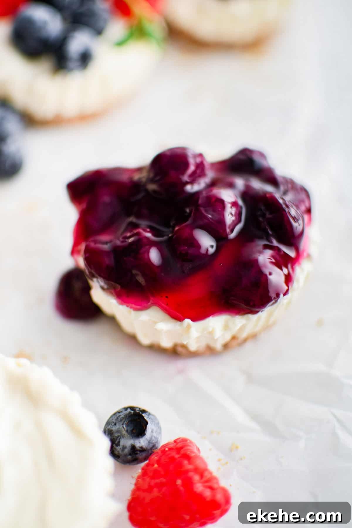 mini cheesecake with topping