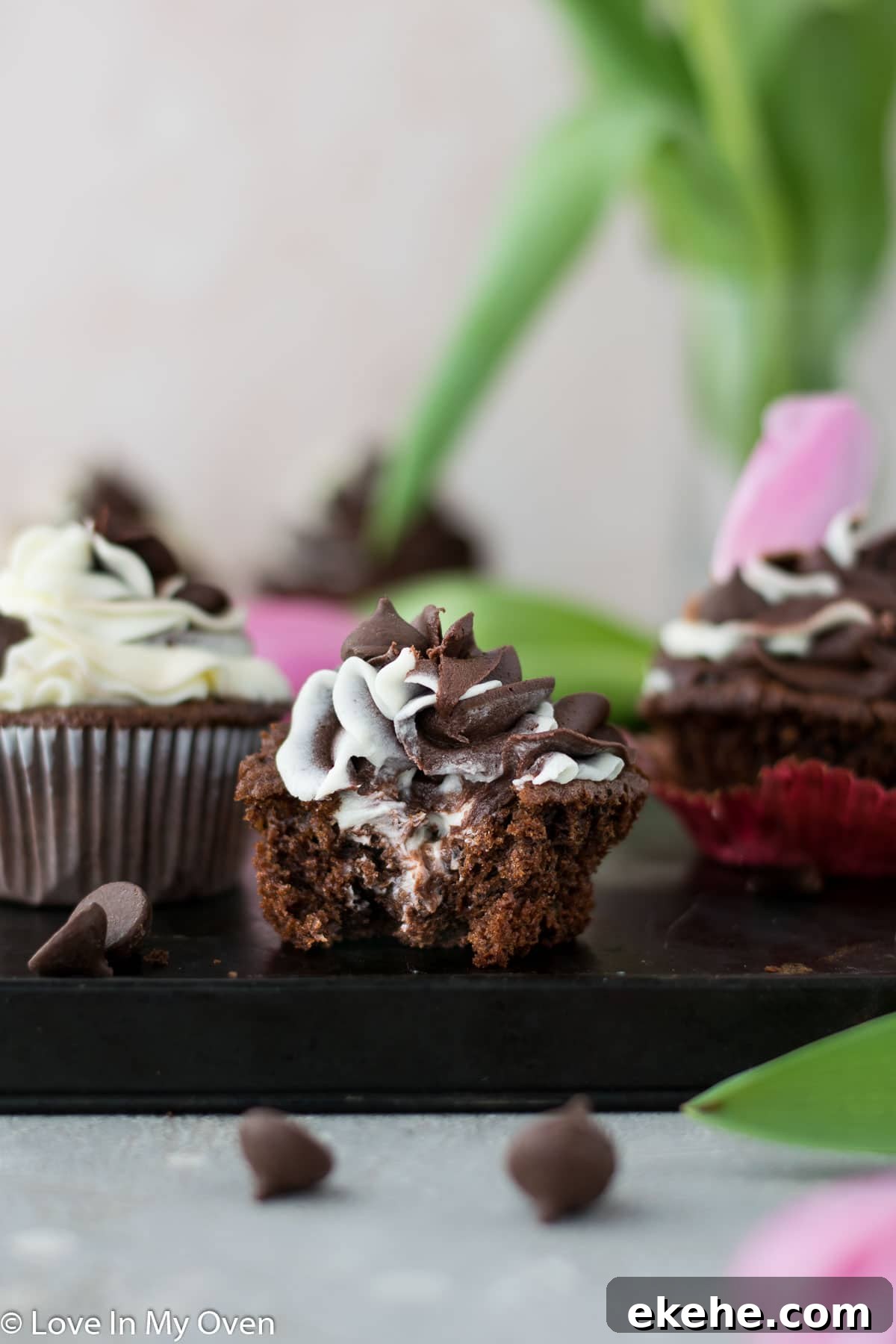 tuxedo cupcakes