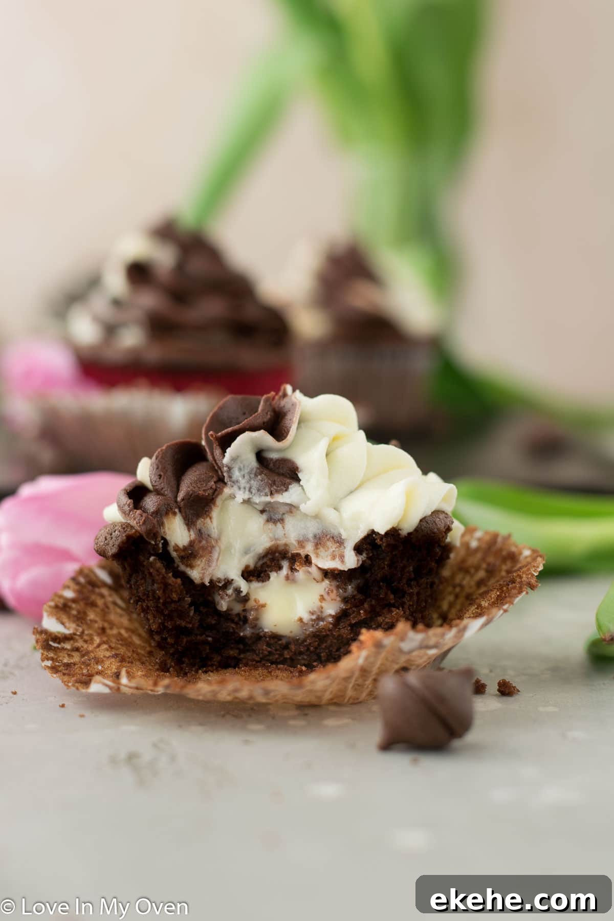 tuxedo cupcakes