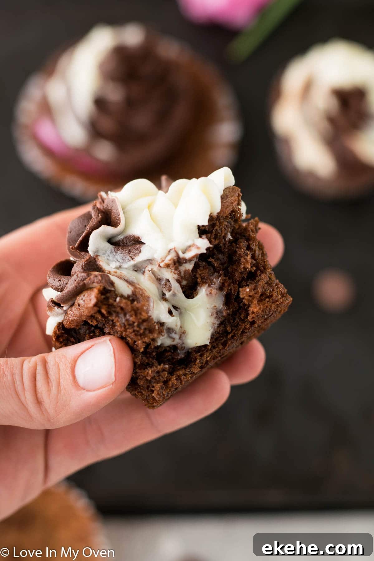 tuxedo cupcakes