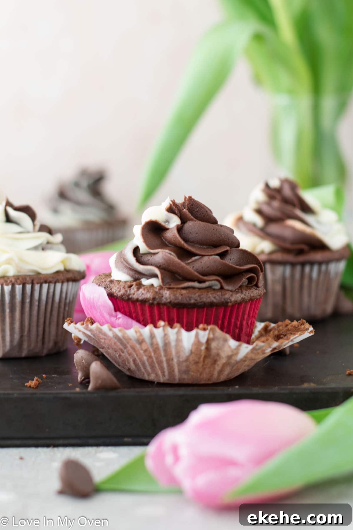 tuxedo cupcakes