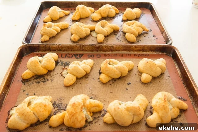 Buffalo Garlic Knot Recipe: Spicy, Cheesy Pull-Apart Rolls 16 Baked Trays of Buffalo Pizza Knots
