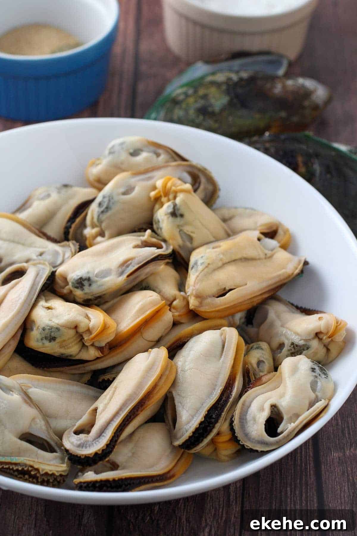 shelled mussels, flour, salt, and pepper
