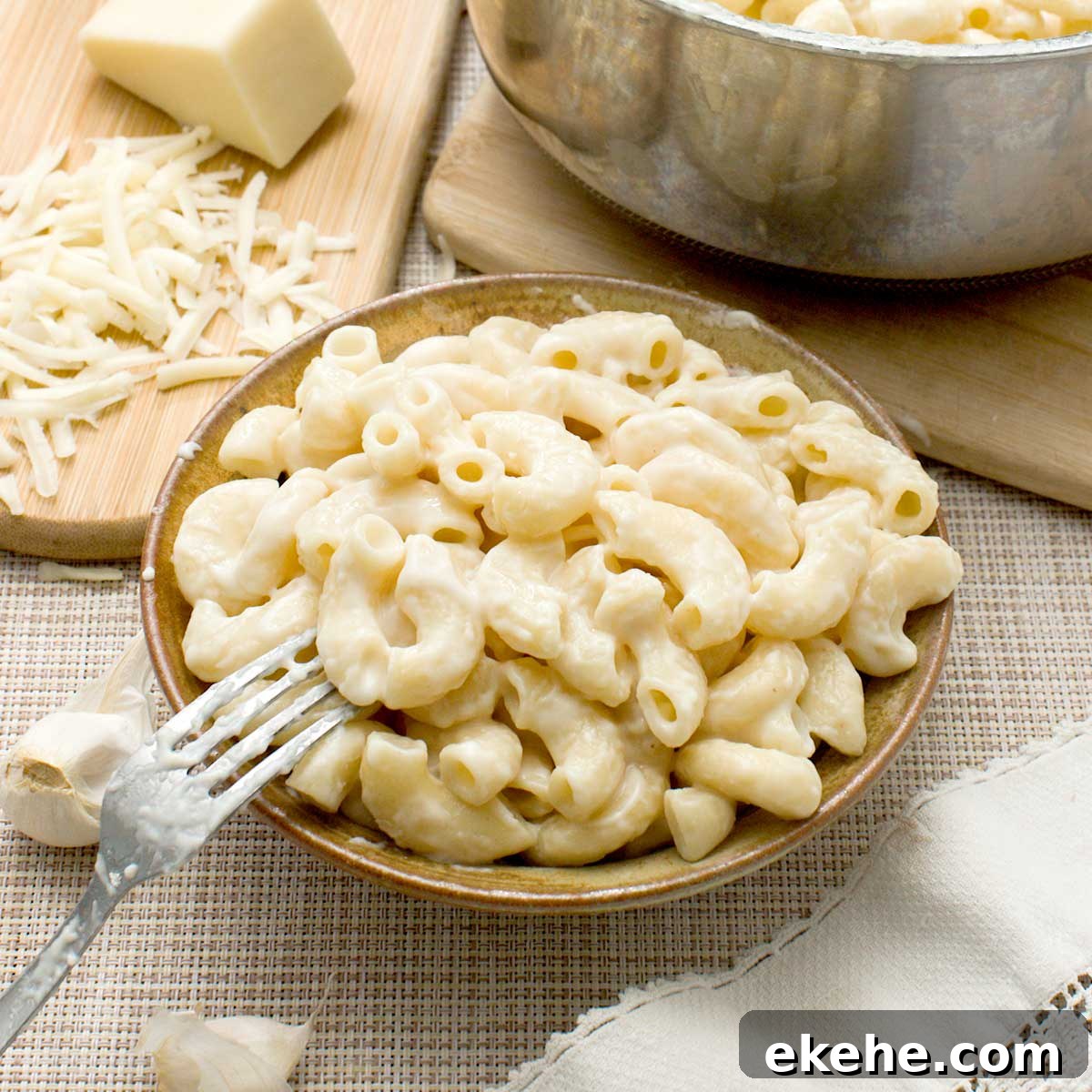 White cheddar mac and cheese with greek yogurt in a bowl.