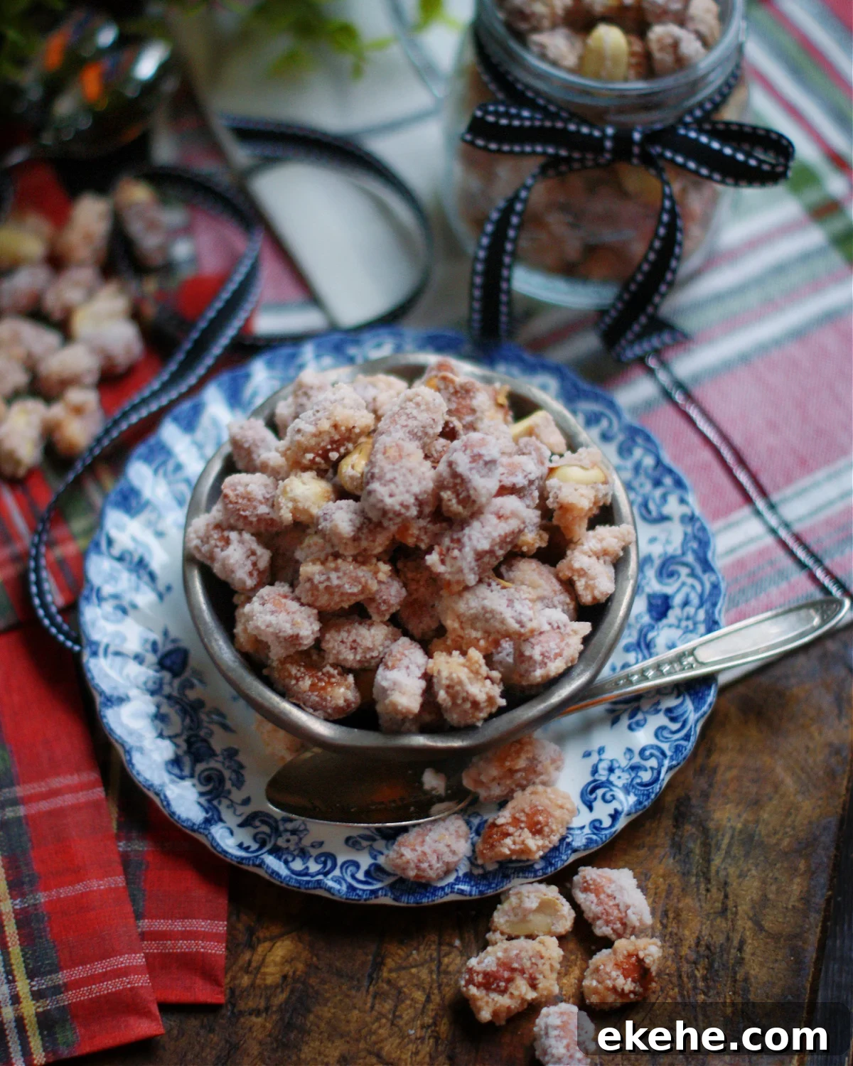 Make these easy candied peanuts for holiday parties or easy gifts