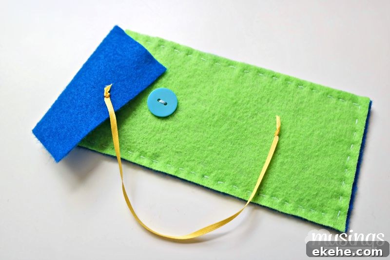 A step by step photo tutorial for how to make a pencil case from felt. This is a perfect beginner sewing project - it's so easy, the kids can do it! Plus they'll love customizing their own pencil case for back to school!