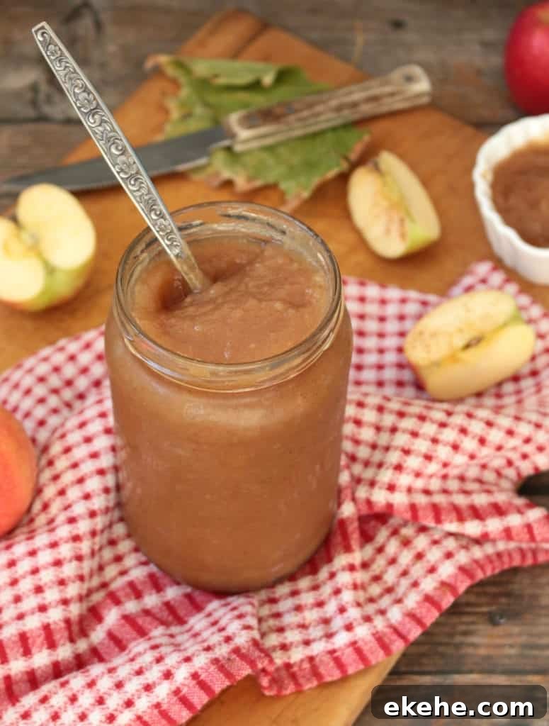 Homemade Applesauce with fresh Apples