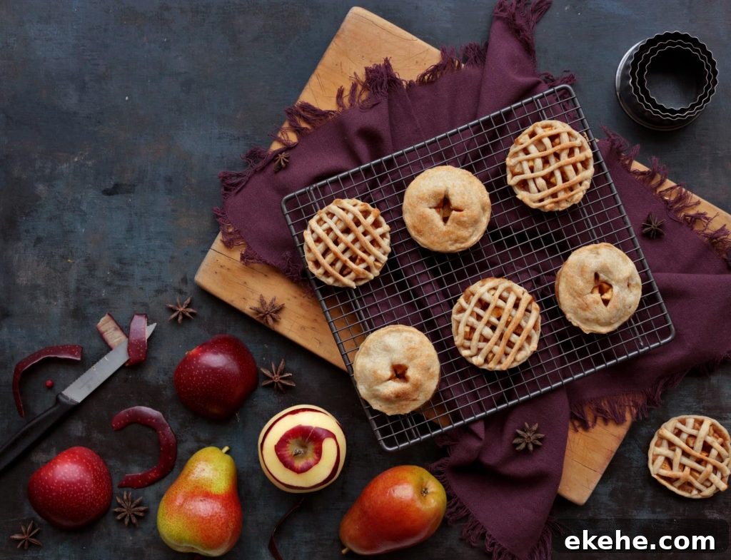Mini Apple Pies with fresh fruits