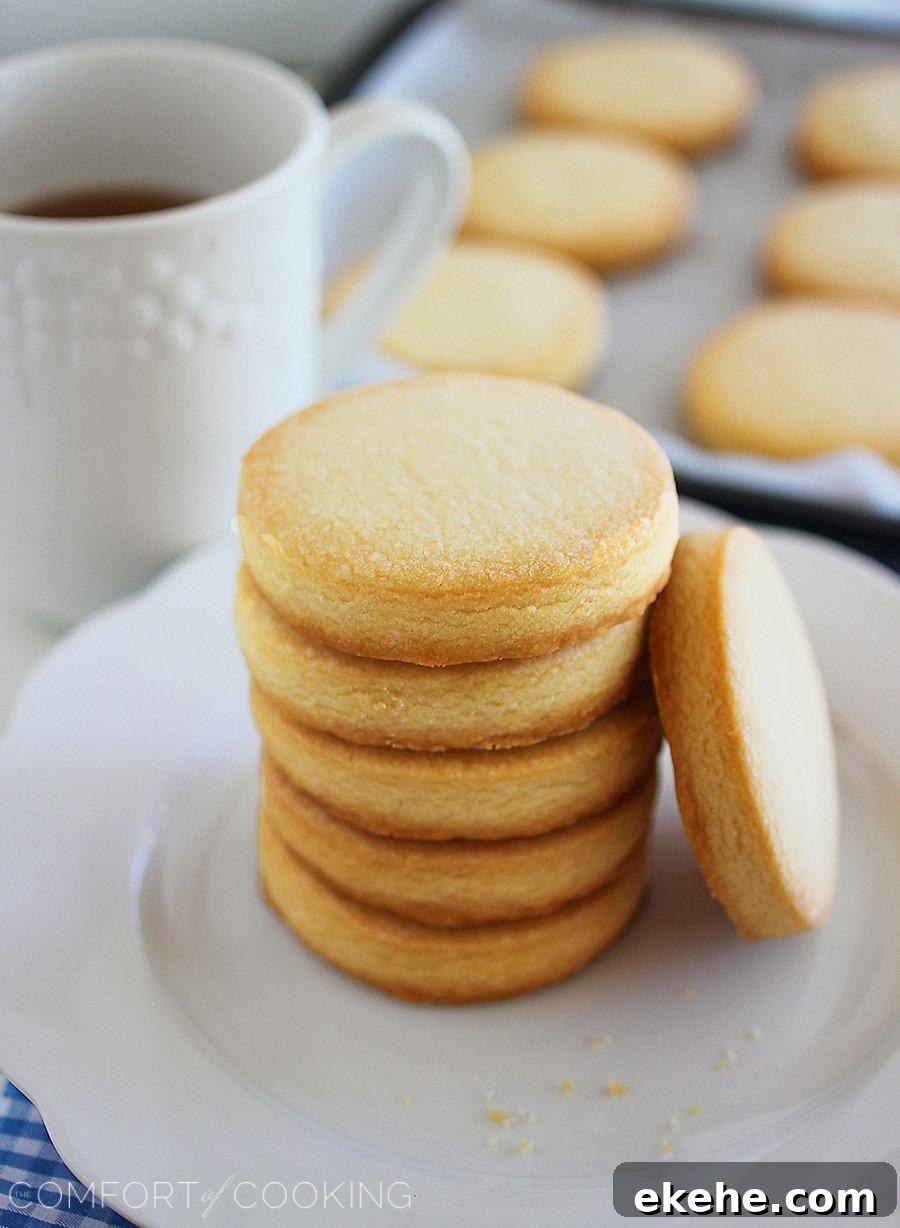 3-Ingredient Shortbread Cookies – Buttery, crumbly old fashioned shortbread cookies