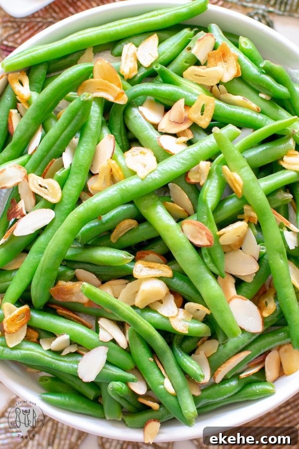 Fried garlic and almond green beans