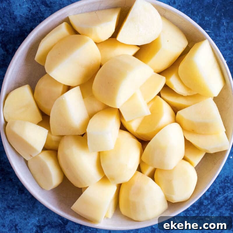 Peeled white potatoes.