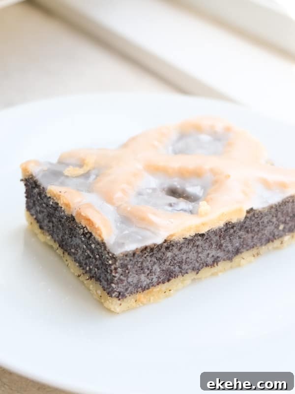 Poppyseed cake